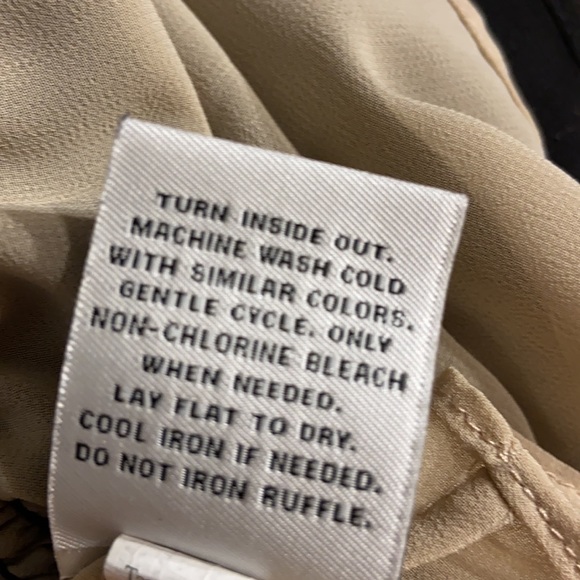 Neiman Marcus/Robert Rodriguez sleeveless Blouse - Picture 6 of 9